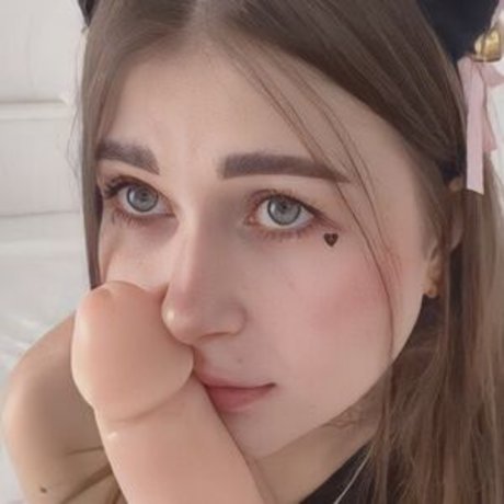 SuccubusNya top actress pictures