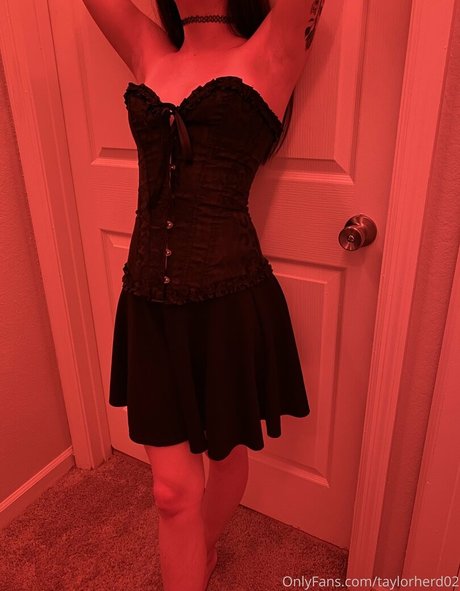 taylorherd02 art actress gallery