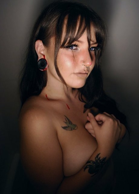 tofux gaming sexy model photo