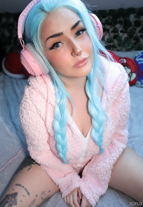 tofux gaming pornstar art photos