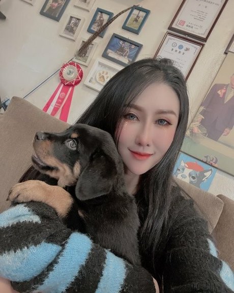 milf handjob onlyfans nude galleries