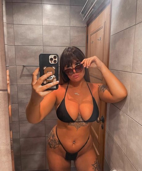 Beth Halsey pornstar img