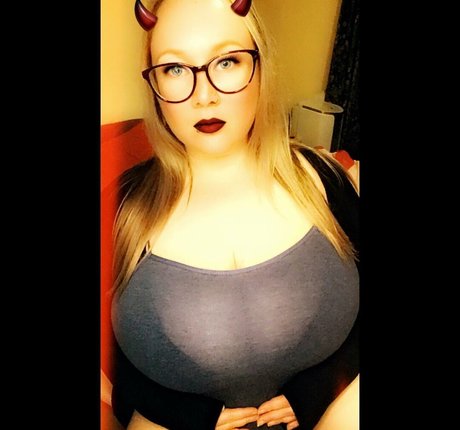 September Anderson hot star photo