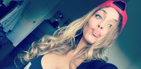 Tami Bar model hot galleries