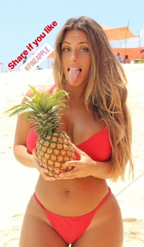 Tami Bar model hot photos