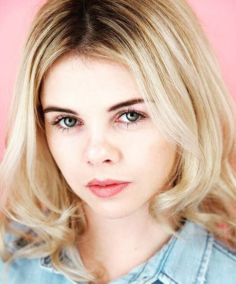 Saoirse Monica Jackson nice star pics