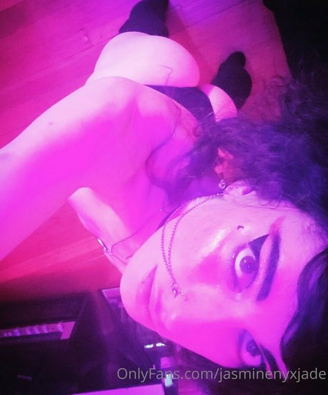 jasminenyxjade beautiful model photo