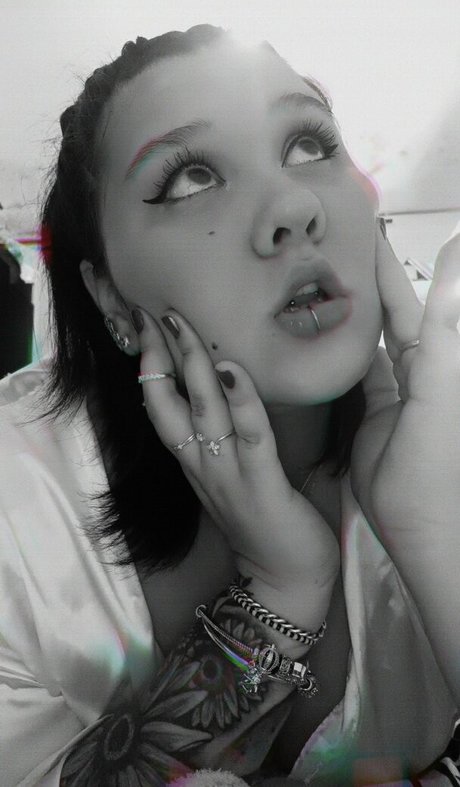 laura takint hot pornstar pictures