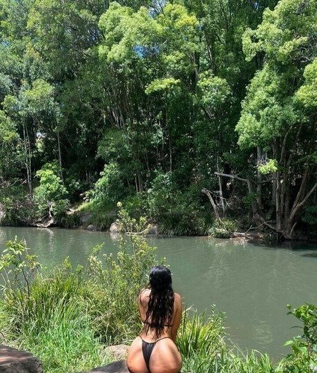 Stormiscarlet model pretty img