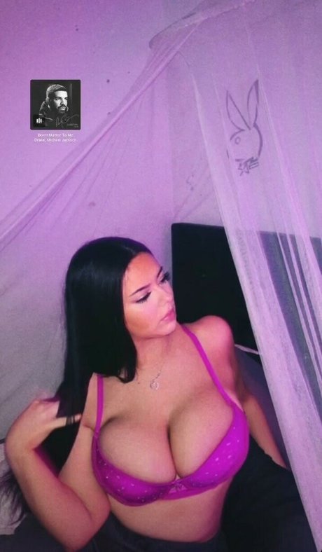 Stormiscarlet sex model pic