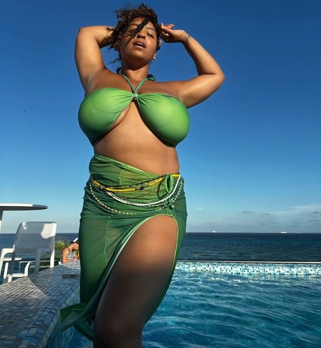 theProfessorGAIA star erotic photo