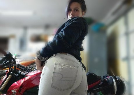 asherridesfree pornstar adult gallery