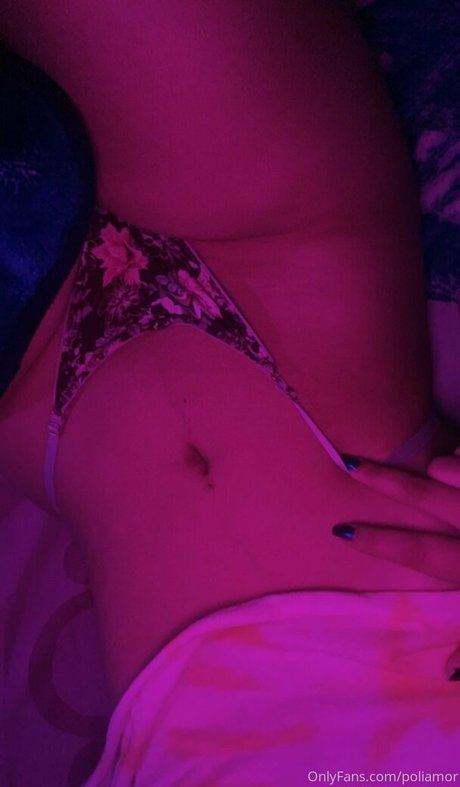 poliamor model nice photos