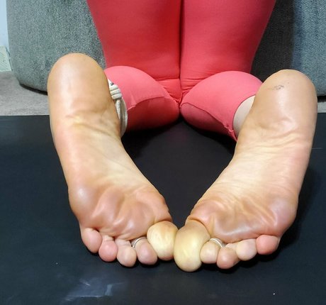 lovefiercelyfeet art pornstar galleries