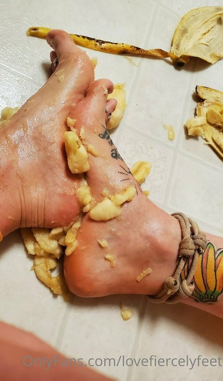 lovefiercelyfeet model perfect pic