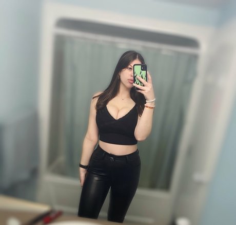 Alana Z sexy pornstar pic