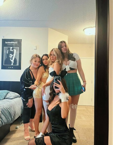 Alana Z top star photos