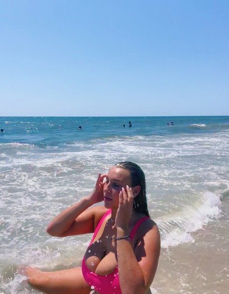 Livipip model naked images