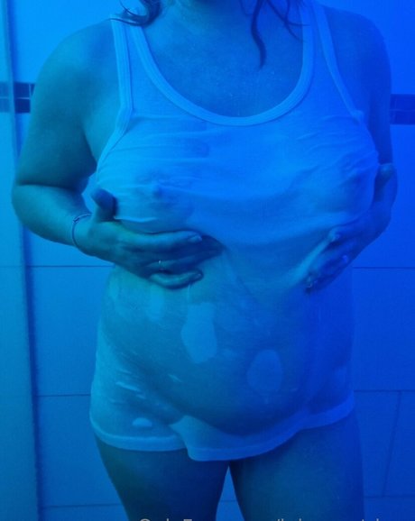 18 asian onlyfans naked image