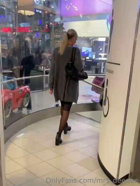 mrs deedee star top pictures