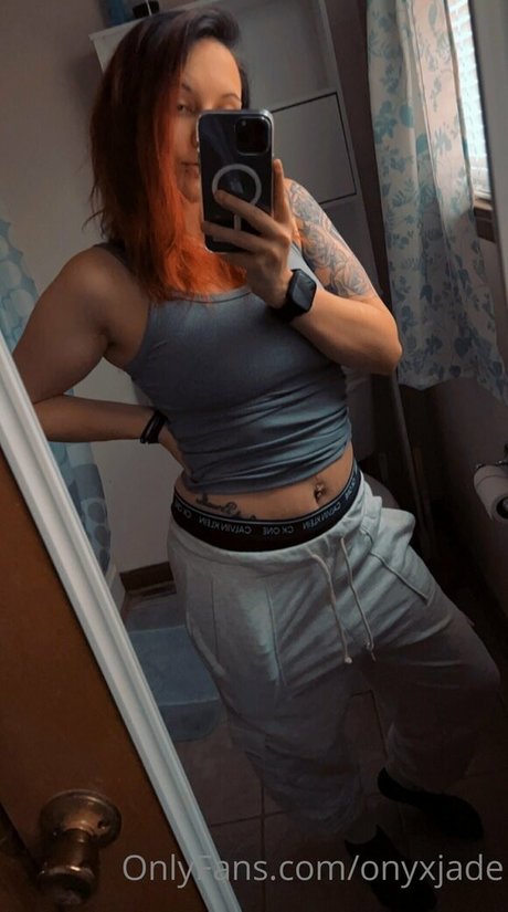 onyxjade model nude img