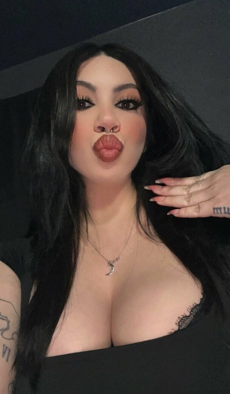 Edwardspidermonkey model naked picture