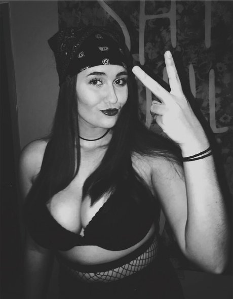 Hannah V nudes model photo