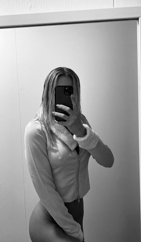 Isabel Ditlevsen porn model images