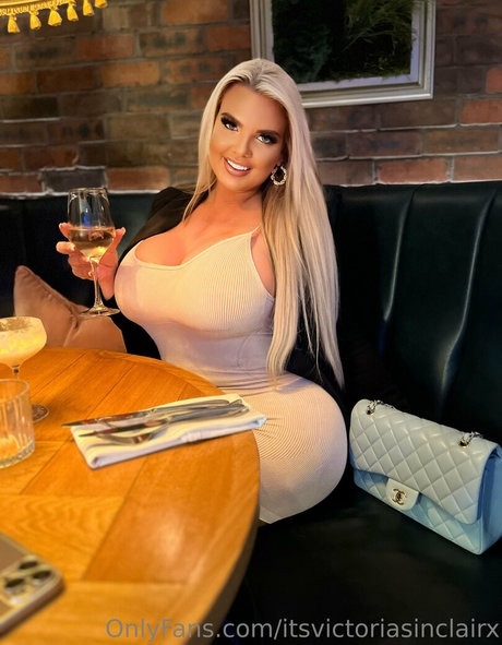 Victoria Sinclair top model pics