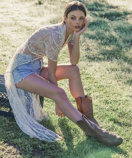 Meika Woollard star beautiful images