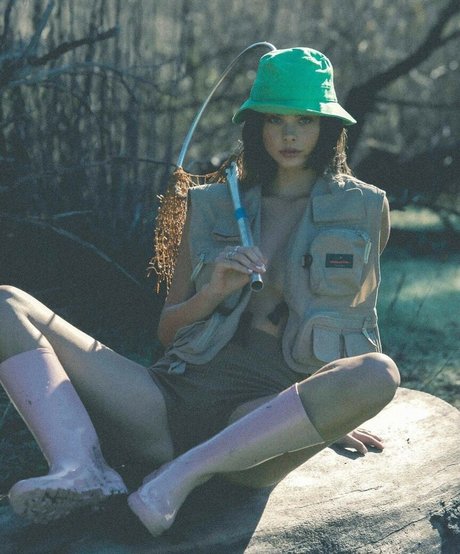 Meika Woollard naked pornstar pics