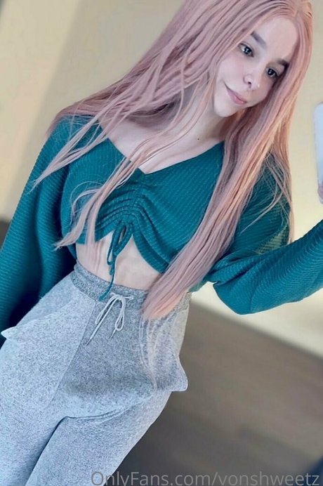 tanned onlyfans hot sexy pic