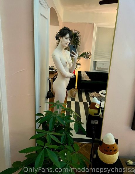 Madamepsychosiss model hot image