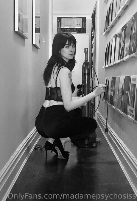 Madamepsychosiss sexy pornstar image