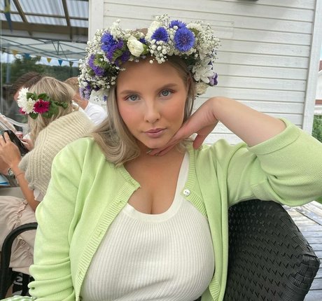 Stina pretty model pics