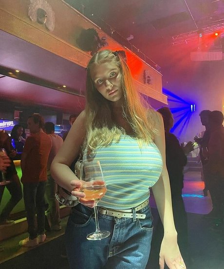 Stina perfect actress picture