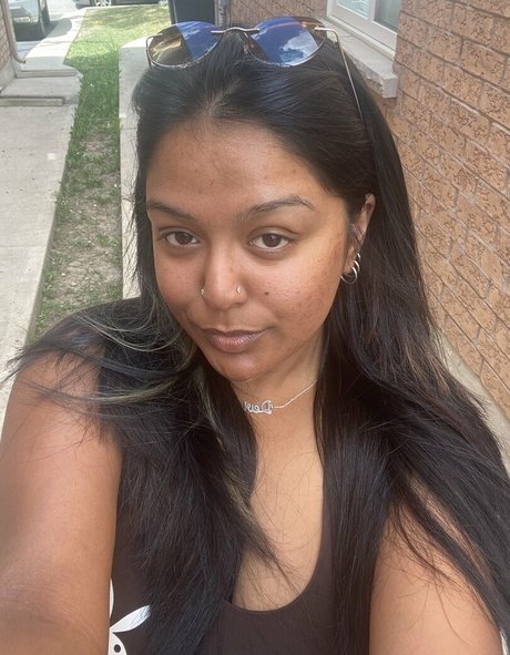 ineedsumfok nude actress pic