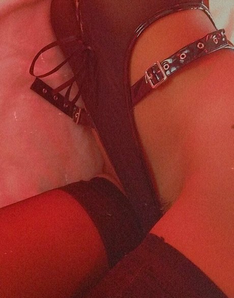 eeebydeeeby star nude gallery