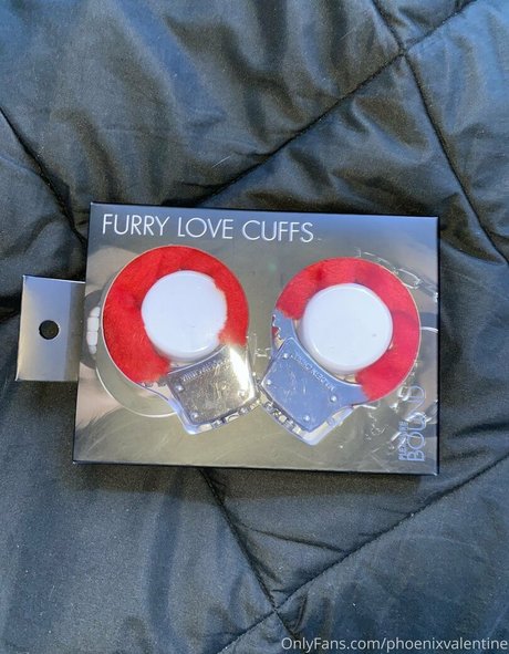 phoenixvalentine top model picture