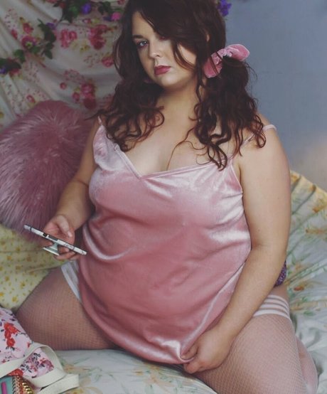 russian pussy onlyfans adult image