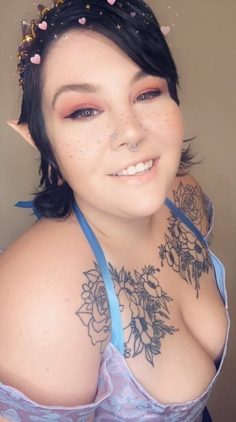 realmollysplace exclusive actress image