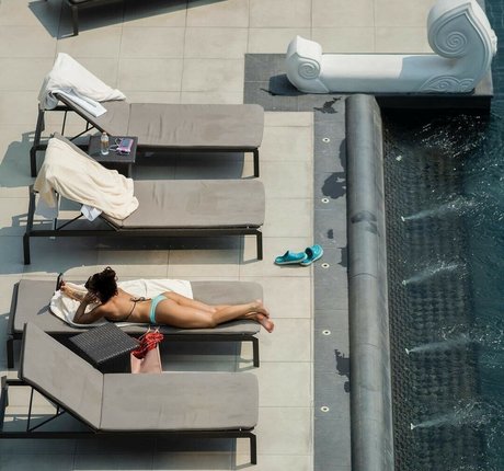 Anna Abreu top model image