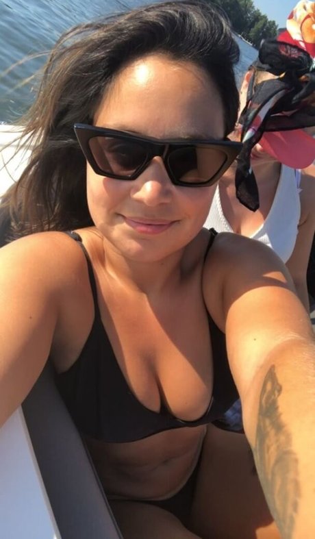 Anna Abreu model pictures