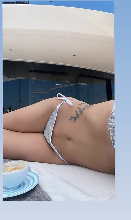 Vanessa Da Mata art actress pictures