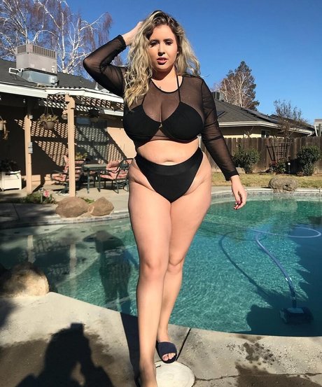 Lo Sangstaaa model xxx picture