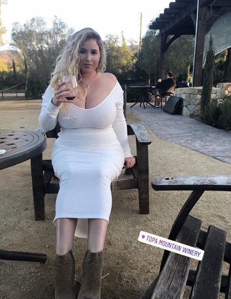 Lo Sangstaaa pornstar hd pic