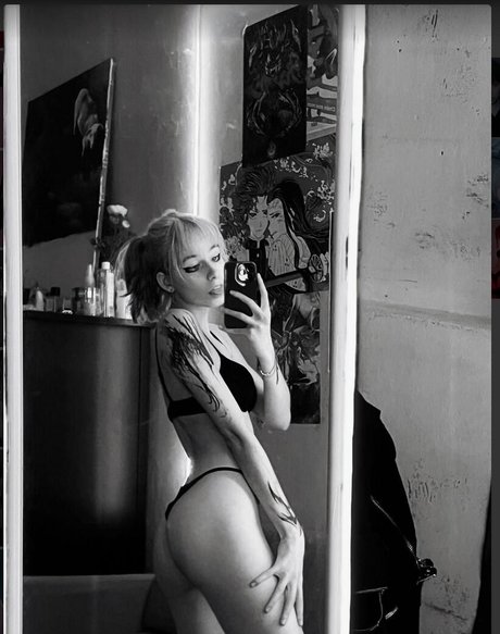 Opshi nudes star pictures