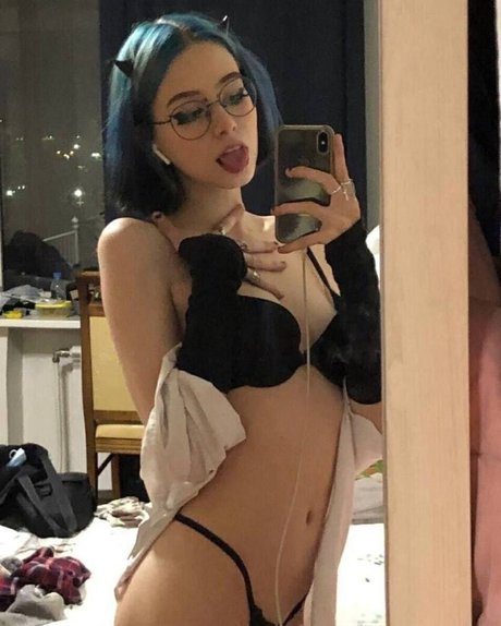 Opshi star nude image