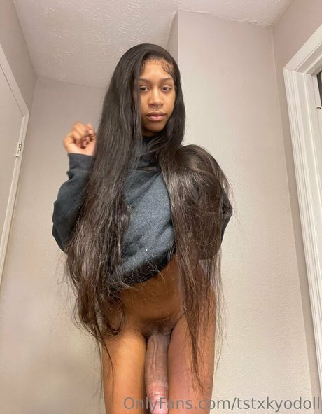 girl on girl onlyfans pretty picture