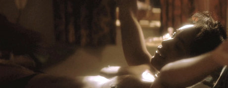 Angela Bassett star sexy pictures